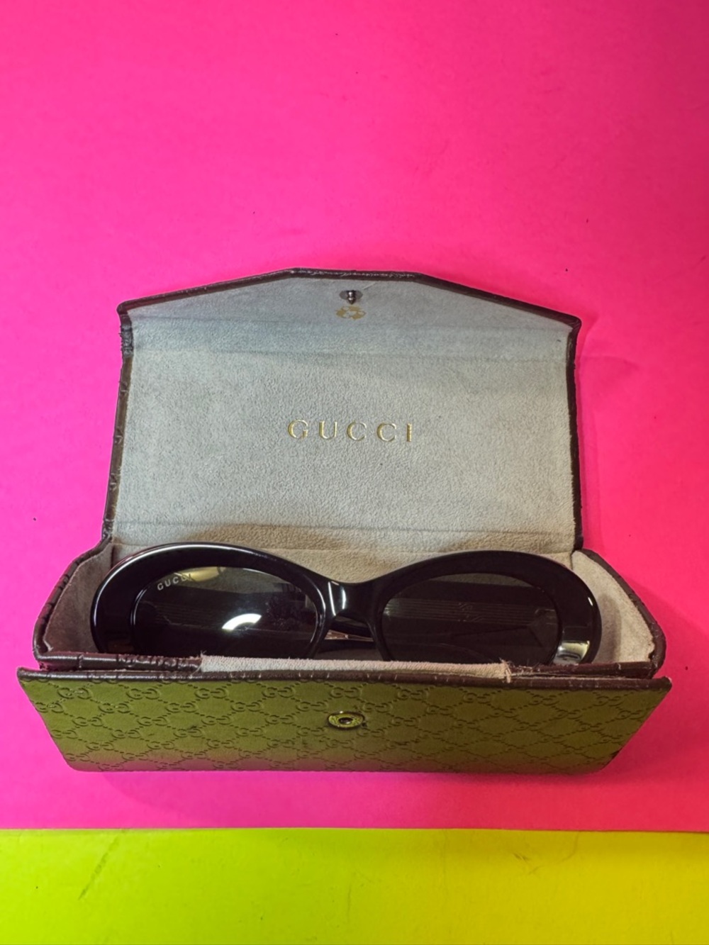 Gucci Black Oval Women's Sunglasses size 54/17 with Black GG Case - Picture 9 of 13
